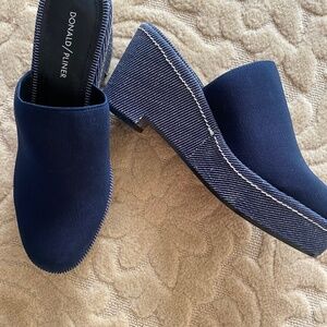 Donald pliner slip on wedges